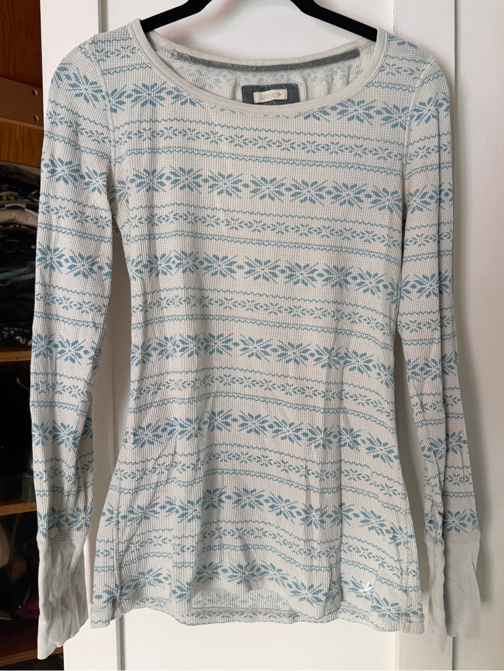 Aerie white and blue snowflake fairisle thermal y2k
